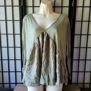 2/$8 • NWT Urban Outfitters Kimchi Blue Flowy Top